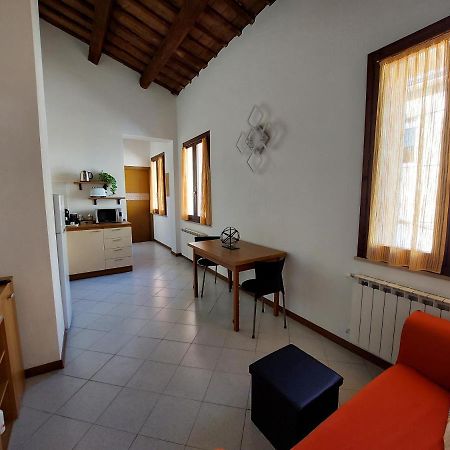 Appartamento In Centro Free Wi-Fi, Self Check-In Forlì Buitenkant foto