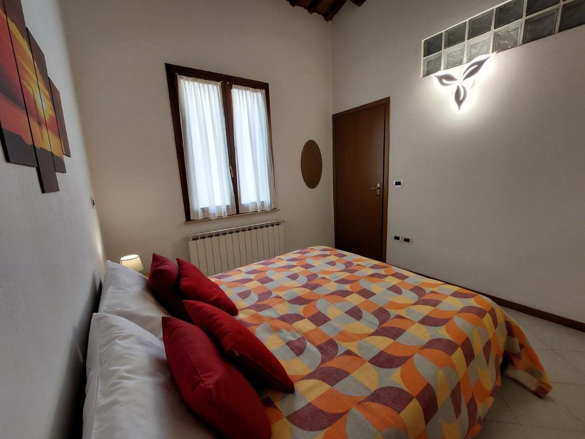 Appartamento In Centro Free Wi-Fi, Self Check-In Forlì Buitenkant foto